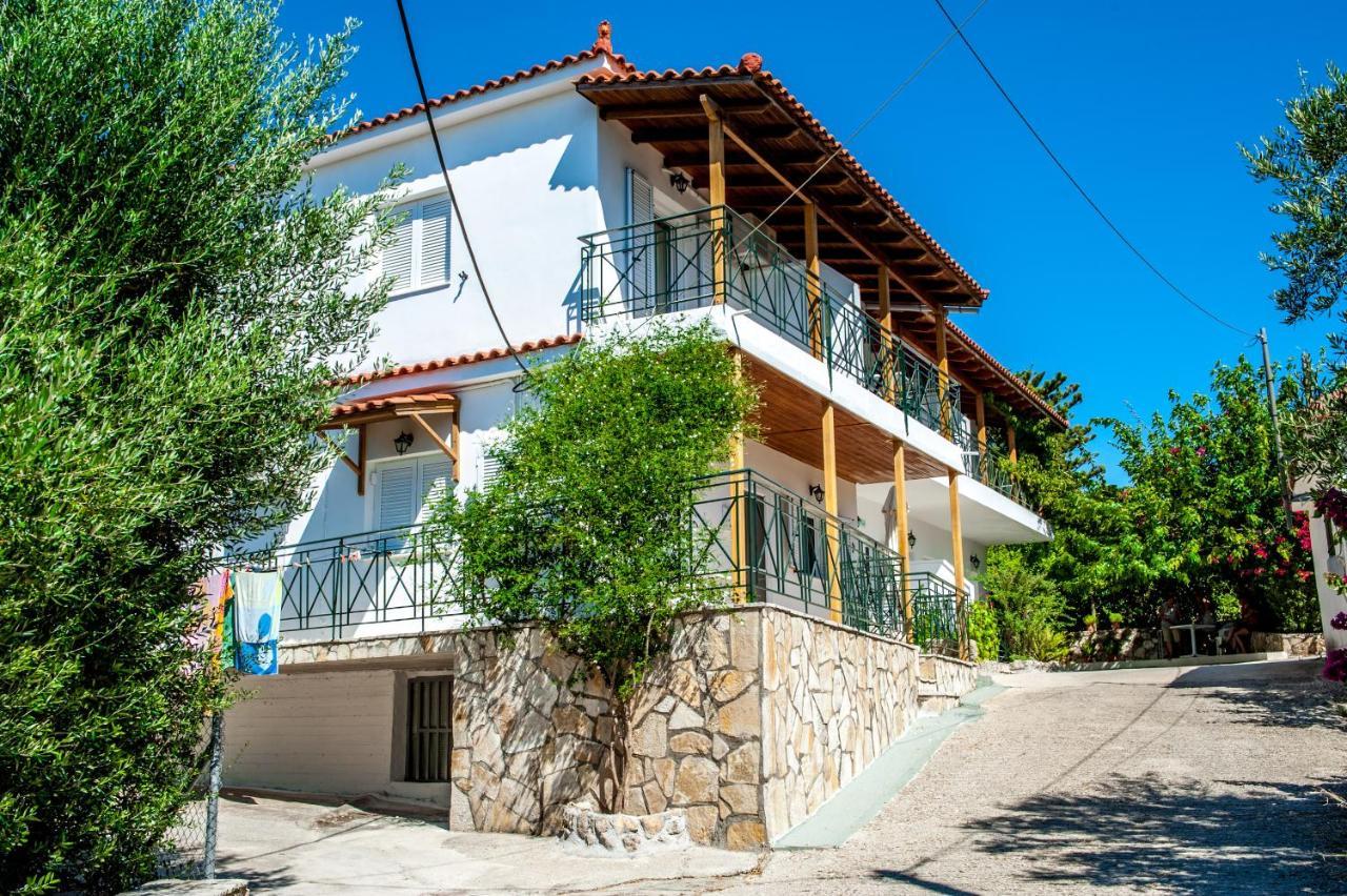 Keramiaí Thimios Rooms المظهر الخارجي الصورة