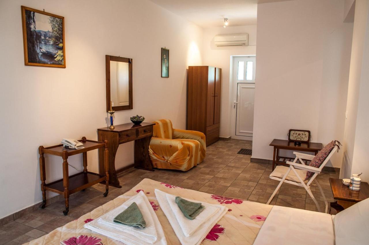 Keramiaí Thimios Rooms المظهر الخارجي الصورة